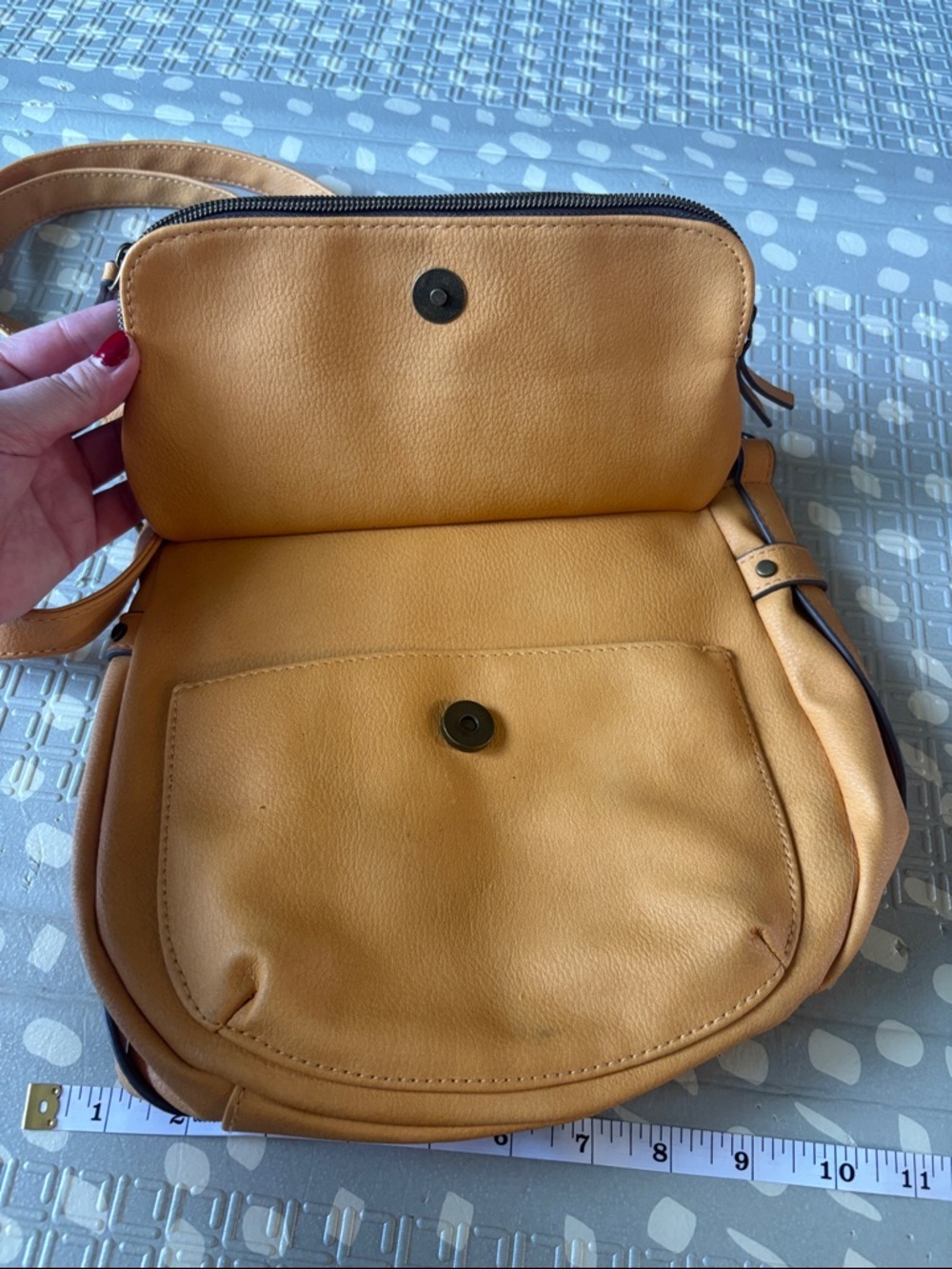 Mustard Yellow Purse - Picture 4 of 12